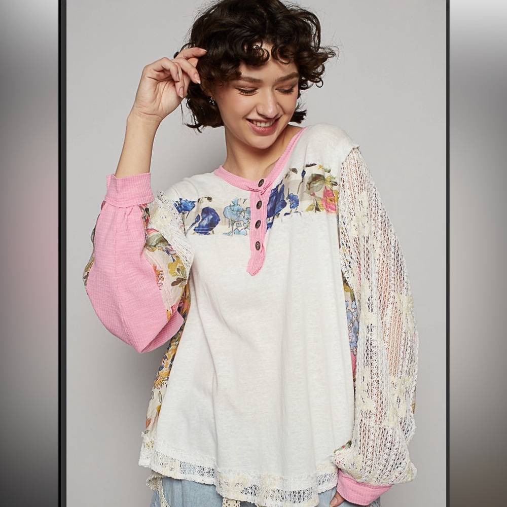 POL Mixed Floral Patchwork Top in White and Pink - Picture 4 of 5